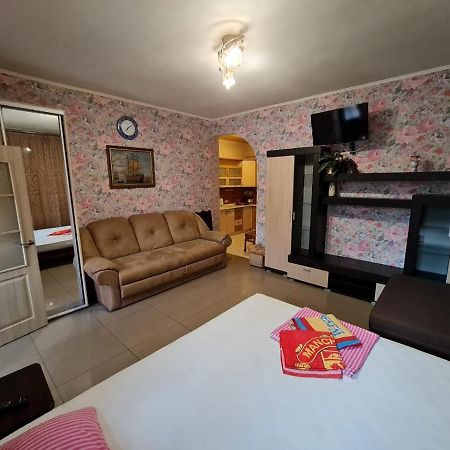 Мини-Отель Kropyvnytskyi Ngoại thất bức ảnh