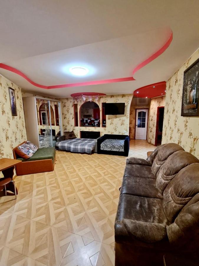 Мини-Отель Kropyvnytskyi Ngoại thất bức ảnh