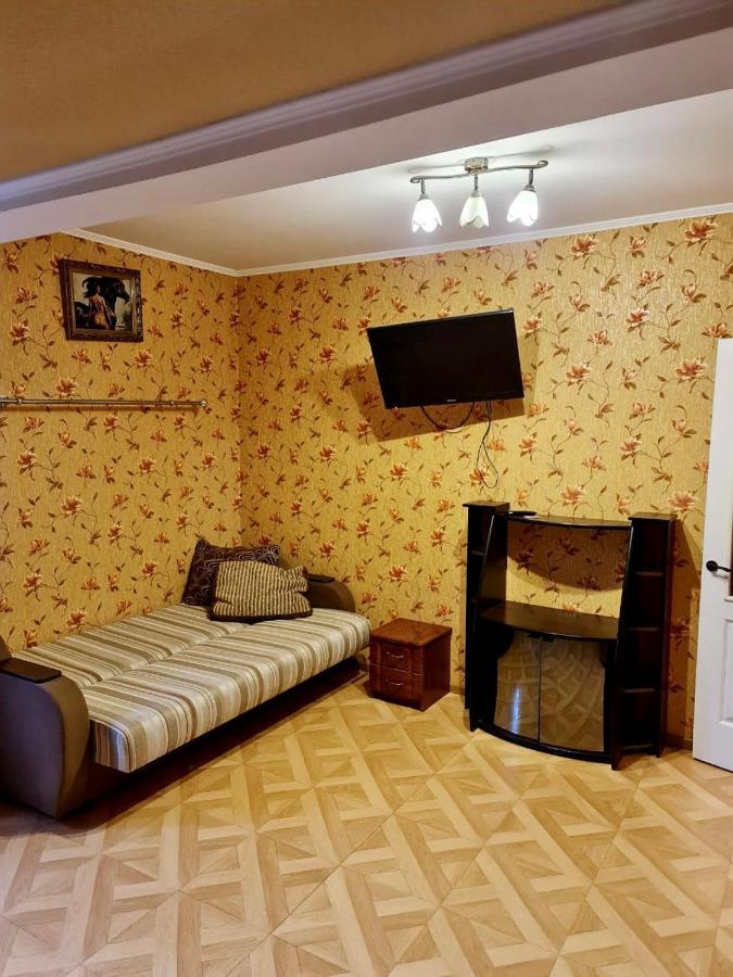Мини-Отель Kropyvnytskyi Ngoại thất bức ảnh