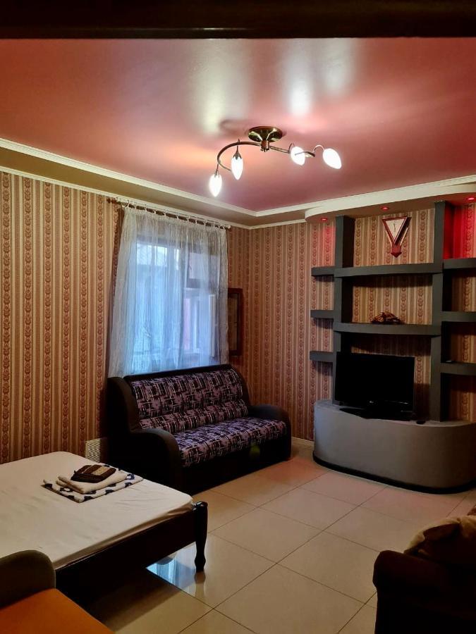 Мини-Отель Kropyvnytskyi Ngoại thất bức ảnh
