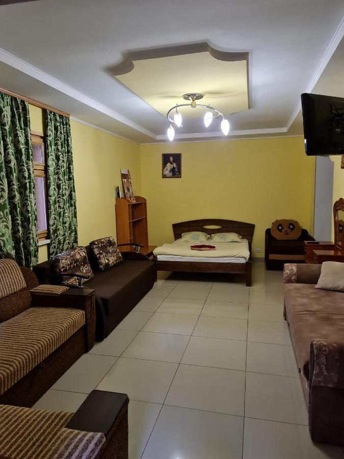 Мини-Отель Kropyvnytskyi Ngoại thất bức ảnh