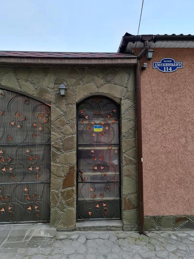Мини-Отель Kropyvnytskyi Ngoại thất bức ảnh